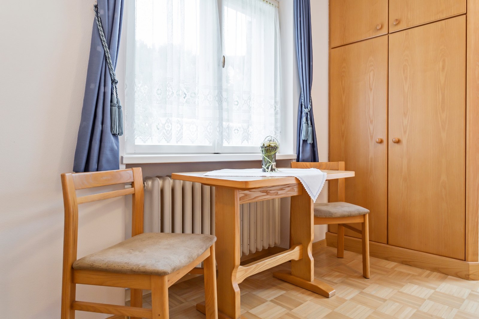 Apartment pivan